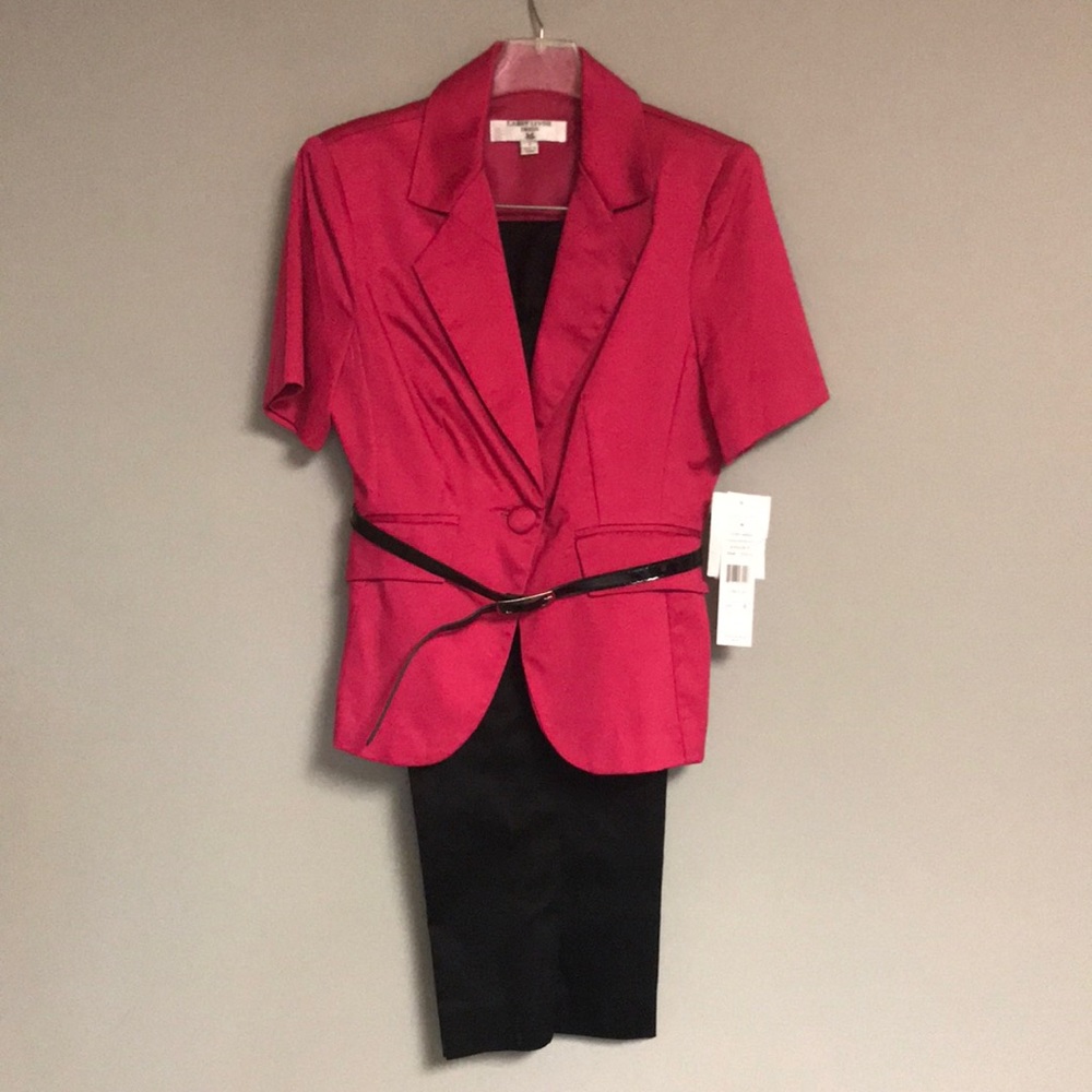Larry Levine sz 4 pink and black Capri suit